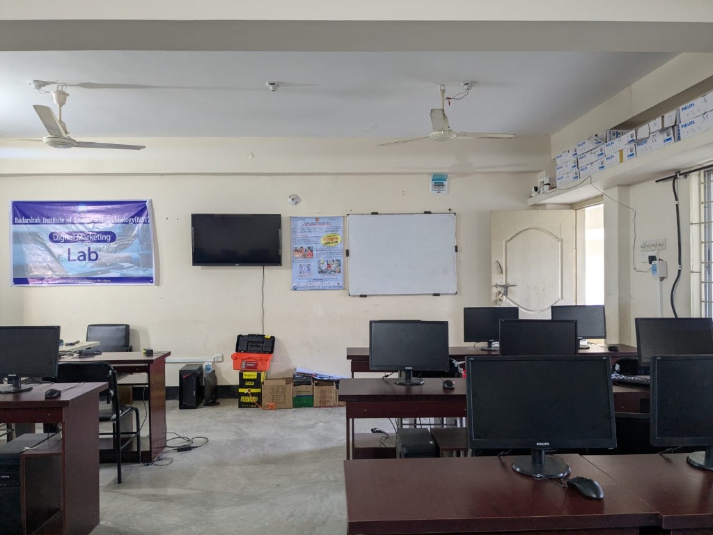 Computer & Digital Marketing Lab